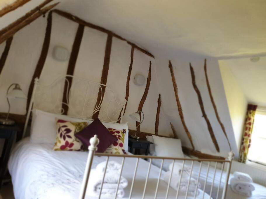 Entire Thatched Cottage メルボルン エクステリア 写真