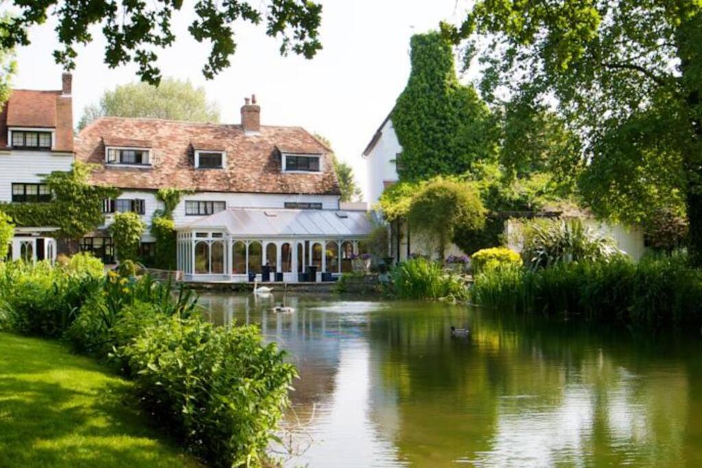 Entire Thatched Cottage メルボルン エクステリア 写真