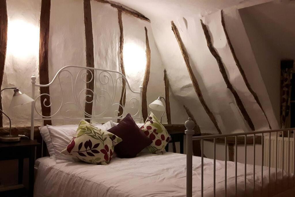 Entire Thatched Cottage メルボルン エクステリア 写真